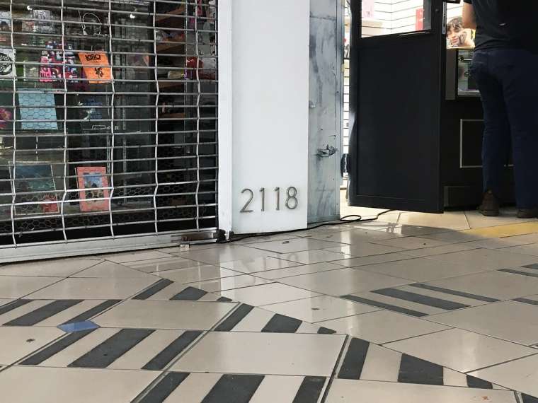 Sea Level Rise Architectural Intervention Institute (S.L.R.A.I.I.), 10 ft above sea level, mainstream model, 2018.
Installation view, 777 International Mall, Miami, FL. Courtesy the artist